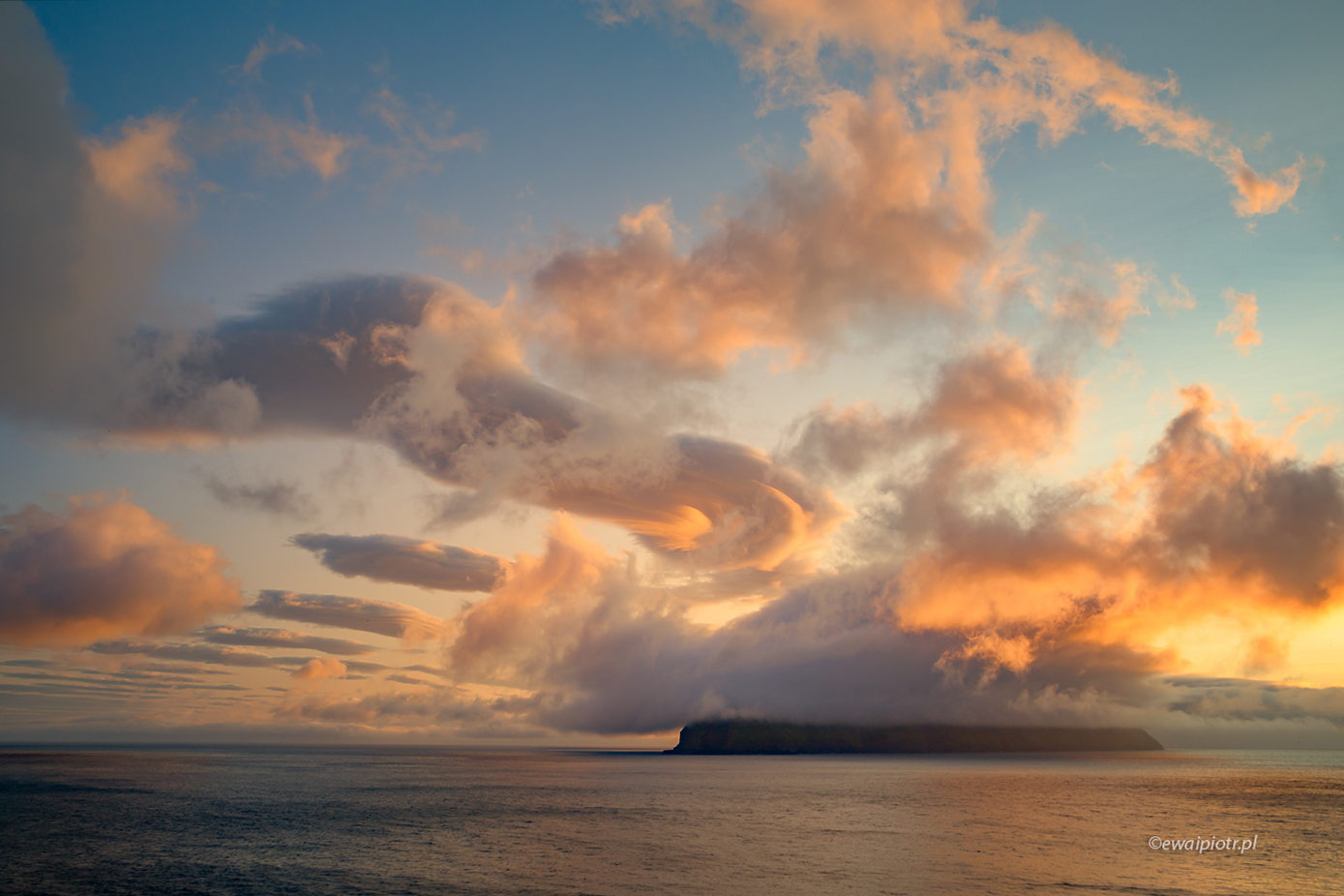 Chmury nad Mykines, Wyspy Owcze