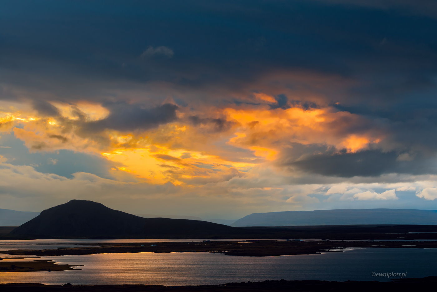 Zachód słońca z wulkanu Hverfjall, Islandia