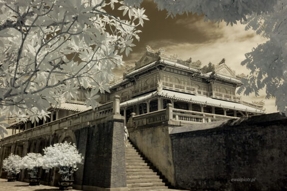 Pałac cesarski w Hue w podczerwieni, Wietnam, infrared, IR