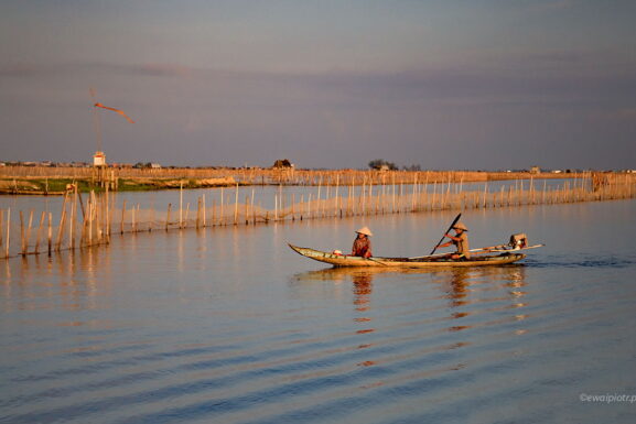 Rybacy o świcie, Wietnam
