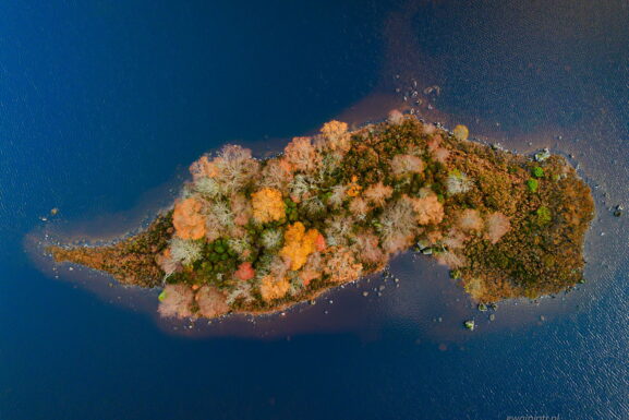 Jesienna wyspa, Szkocja, z drona, DJI Mini 3