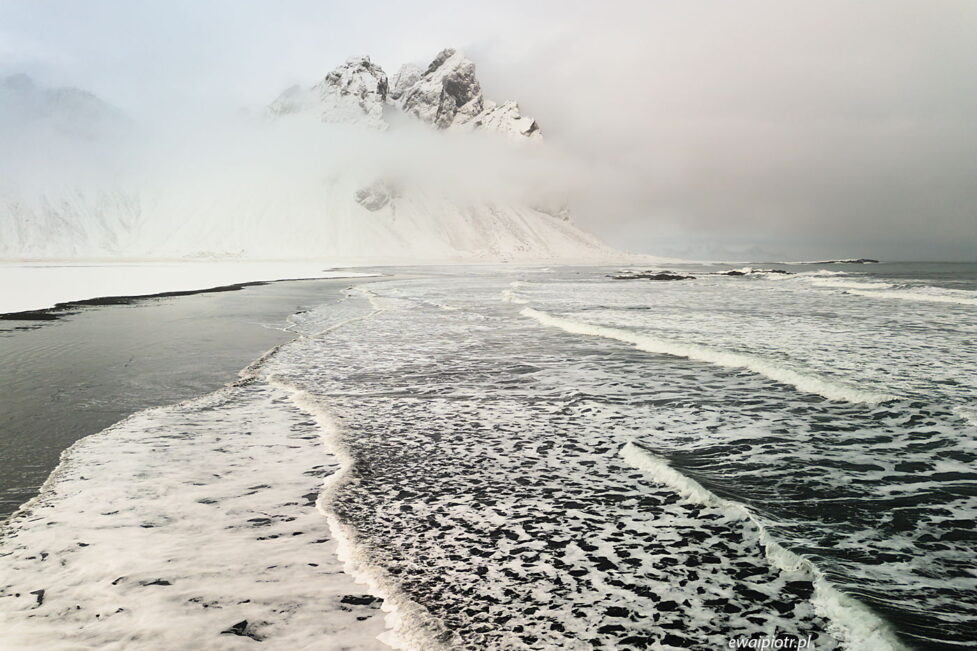 Ocean pod Vestrahorn, Islandia, dron, DJI Mini 3