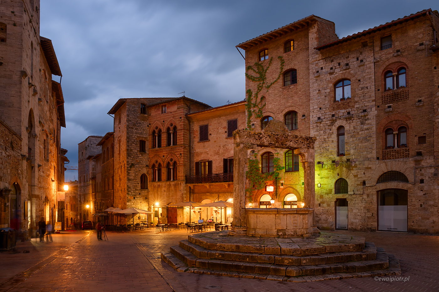 San Gimignano o zmroku, Toskania, fotowyprawa
