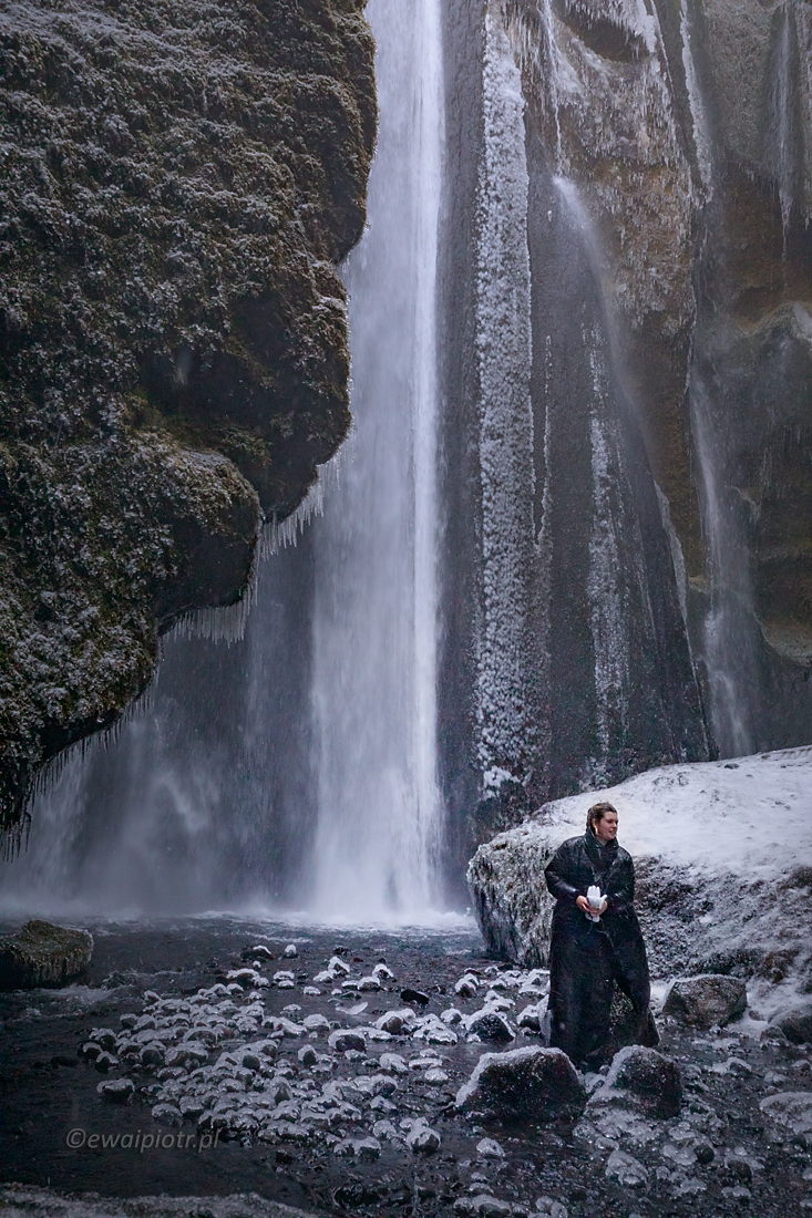 Wodospad Gljufrabui zimą, Islandia, fotowyprawa