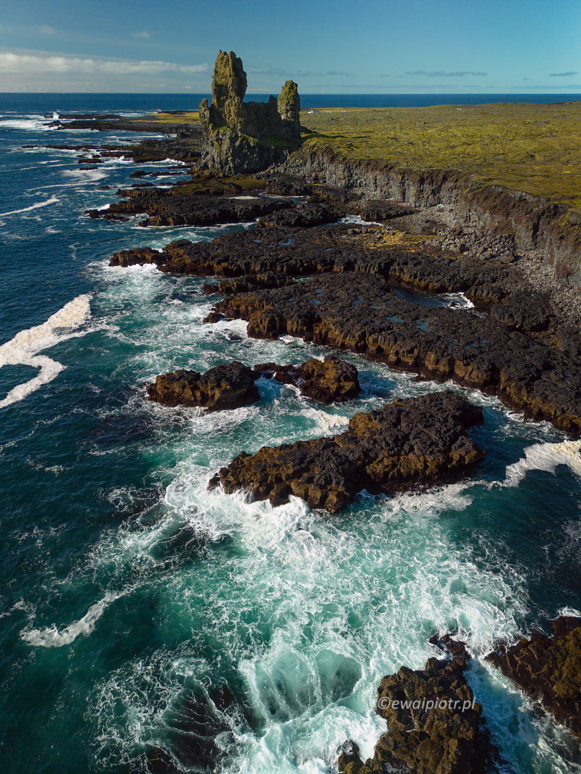Klif Londrangar z drona, Islandia, fotowyprawa